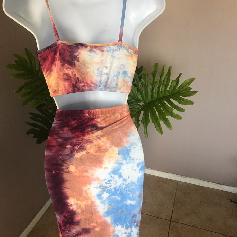 Tie dye two pieces skirt set. - Picture 2 of 4